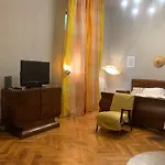 Homestay Vintage In Private House Bucharest