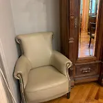 Vintage In Private House Homestay Bucharest