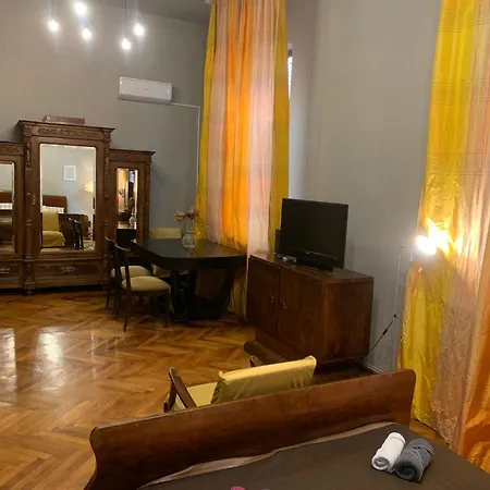 Vintage In Private House * Bucarest