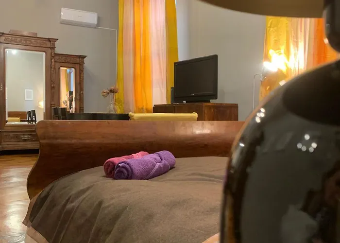 Gazde/Camere de închiriat Vintage In Private House Bucureşti