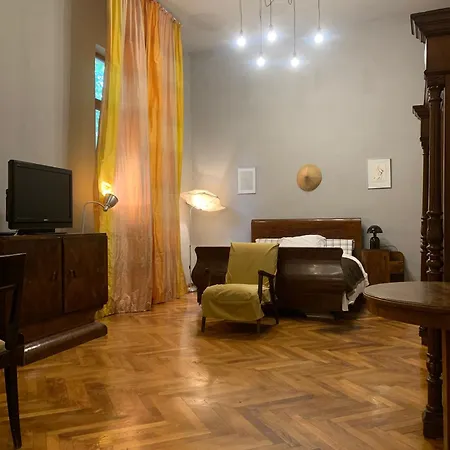 Проживание в семье Vintage In Private House