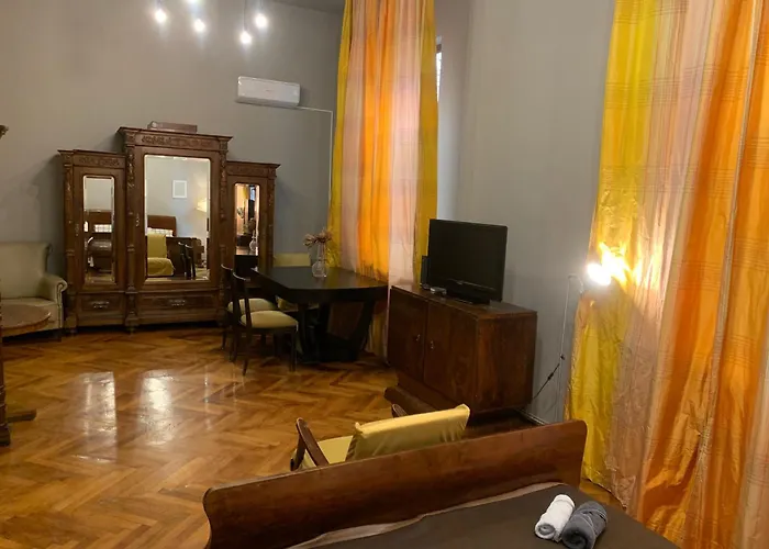 Vintage In Private House * בוקרשט